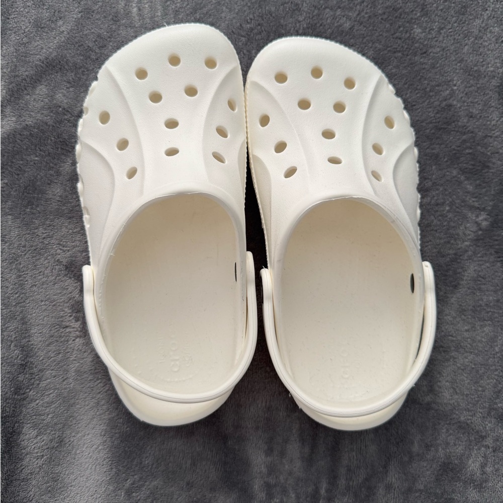 NWOT! CROCS White Slippers with Signature Perforated Design - Picture 3 of 7